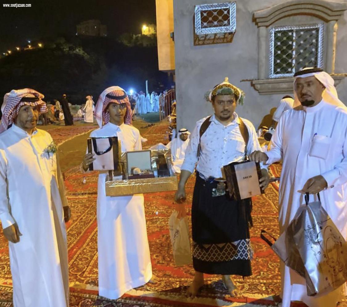 البشري يحتفل بتخرج نجله نواف
