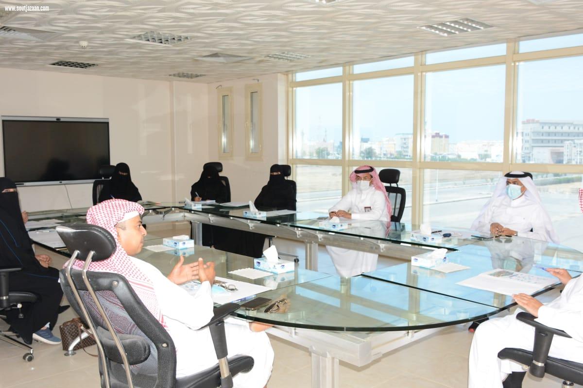 ناقش مبادرة لجنة الطفولة لتدريب وترفيه ذوي الإعاقة وأسرهم بالمنطقة لجنة شؤون الأسرة بجازان تعقد اجتماعاً لتشكيل لجانها الفرعية بالمحافظات