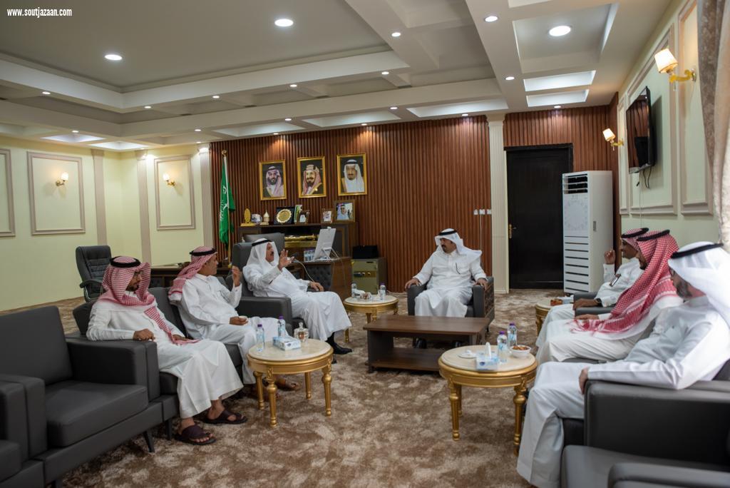 محافظ بيش يرأس اجتماع المجلس المحلي  ويستقبل أمين مجلس المنطقة والرئيس التنفيذي لمدينة جازان للصناعات 