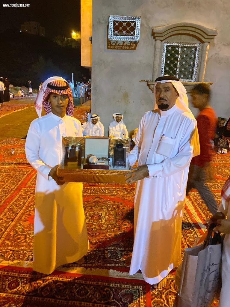 البشري يحتفل بتخرج نجله نواف