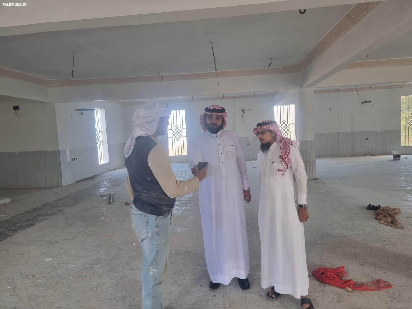 مدير إدارة المساجد بمحافظة الريث يتفقد إنشاء جامع الجبل الأسود