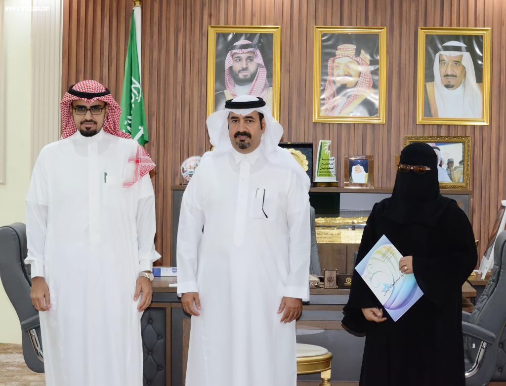 محافظ بيش يرعى توقيع اتفاقية درة الأنامل بين بلدية بيش وجمعية الأنامل المبدعة 