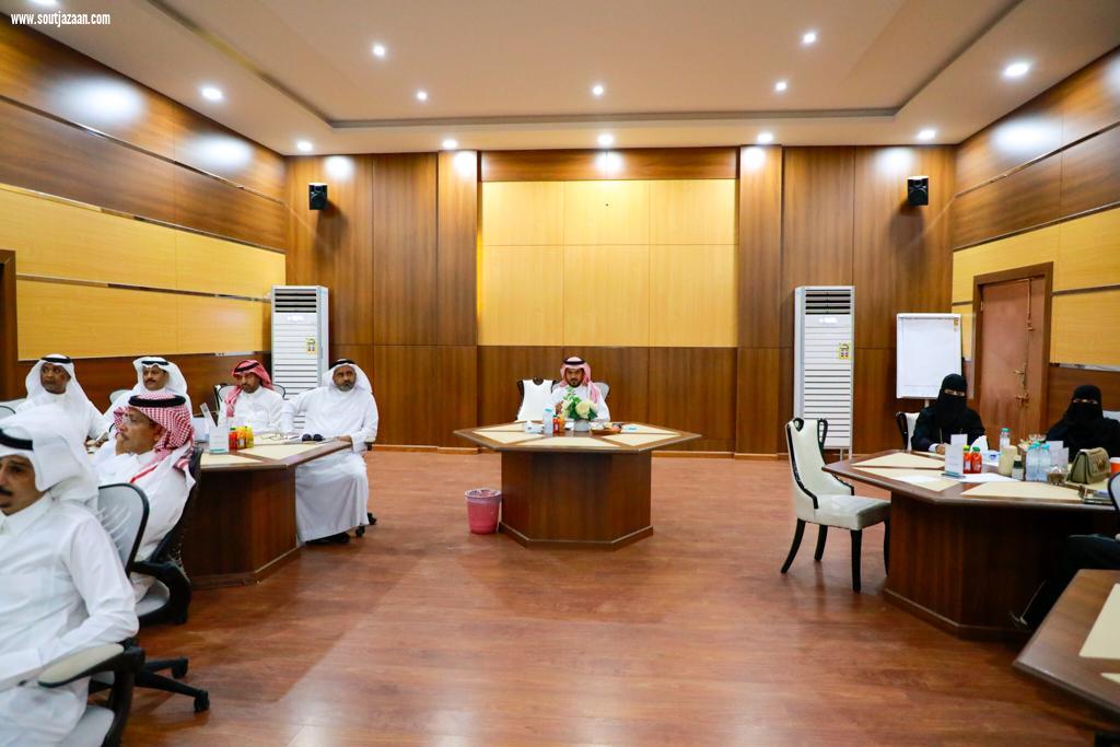 مجلس إدارة تعليم جازان يعقد اجتماعه الأول ويناقش الانضباط المدرسي