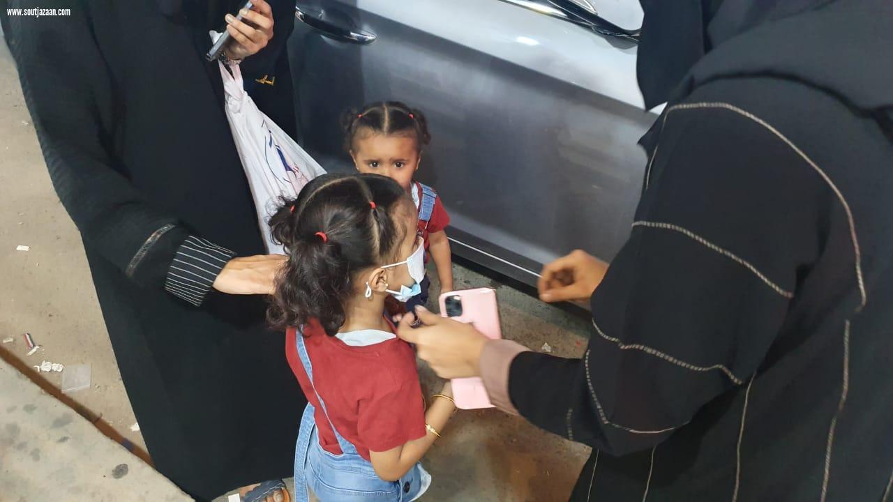 فريق التوعية بالقطاع الجنوبي يواصل جولاته التوعوية بالأسواق 
