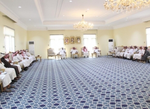 محافظ بيش يتباحث مع الرياضيين طرق تطوير الرياضة بالمحافظة