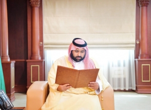 سمو نائب أمير جازان يستقبل مدير الخطوط السعودية بالمنطقة ويتسلم التقرير السنوي