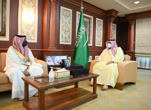 سمو أمير منطقة جازان بالنيابة يطلع على الهوية الجديدة للبريد السعودي سبٌل