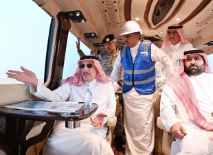 سمو أمير منطقة جازان يتفقد سير العمل بمشروع مطار الملك عبدالله بن عبدالعزيز بجازان الجديد