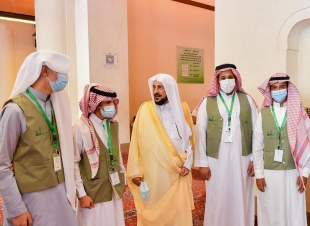 خلال زيارته التفقدية مطلعًا على جاهزية الميقات لحج هذا العام شاهد ماذا قال وزير الشؤون الإسلامية للمتطوعين في ميقات ذي الحليفة