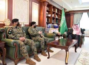 سمو أمير جازان يلتقي قائد قوة الأفواج الأمنية السابق والمعين حديثا بالمنطقة