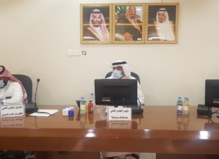 في دورته الثالثة للعام 1442هـ محافظ صامطة يرأس اجتماع المجلس المحلي ويناقش احتياجات المحافظة