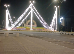 بلدية السهي تستقبل شهر رمضان المبارك بتزيين الشوارع والميادين