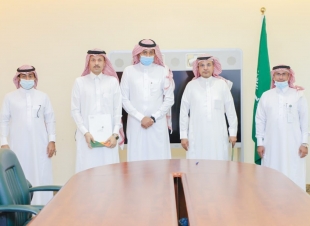 اتفاقية مشتركة بين فرع وزارة الموارد البشرية بجازان وبين غرفة جازان لتفعيل  المسؤولية الاجتماعية  للشركات