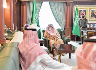 سمو أمير منطقة جازان يلتقي فريق كفاءة الانفاق بوزارة الداخلية