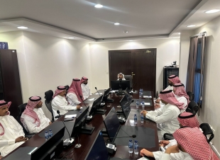 رئيس بلدية صوير يعقد اللقاء الأول بمديري الإدارات فيها
