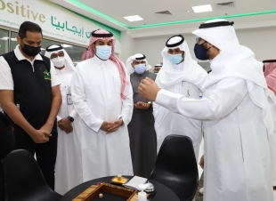 مدير صحة جازان يدشن معرض الإبداع الأول  أحاجي 