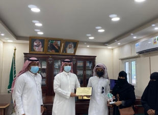 مركز الخشل وتنمية الحُرث يكرمان الاسرة المنتجه 