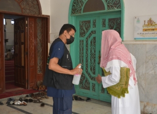 جولات ميدانية ينفذها مستشفى صامطة العام في عدد من مساجد وجوامع المحافظة