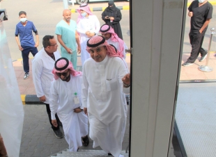 مدير عام فرع وزارة الموارد البشرية والتنمية الاجتماعية بجازان يدشن حملة تقييم هشاشة العظام بمركز التأهيل الشامل