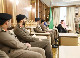 سمو أمير جازان يستقبل مدير عام المرور بالمملكة ويتسلم التقرير االسنوي لمرور المنطقة