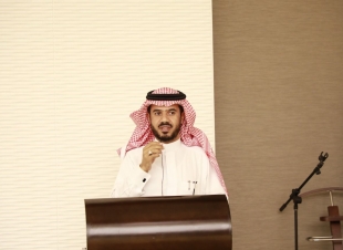 كان عنوانه ضمان الامتثال للمعايير واللوائح المنظمة للعمل في المنشآت التعليمية في القطاع الخاص | مدير عام التعليم بجازان المكلف يرعى ملتقى بتعليم جازان