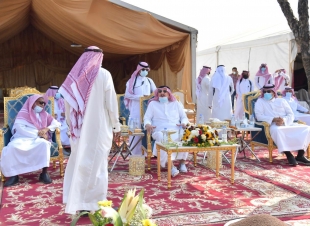 وقف على المشروعات البلدية والتنموية سمو أمير منطقة جازان يتفقد محافظة ضمد ويلتقي بالمشايخ والأهالي 