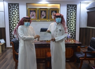 صحة جازان تكرم موظفي قسم الإحصاء بمستشفى صامطة العام لأدائهم المتميز