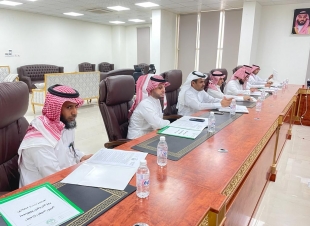 محافظ العيدابي يترأس دورة المجلس المحلي