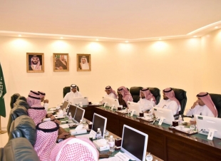 محافظ الطوال يرأس الاجتماع الدوري  للمجلس المحلي للمحافظة