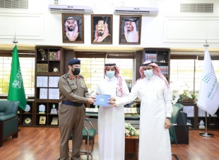 مدني جازان يكرم منسوبي التعليم بالمنطقة