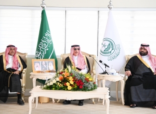 سمو أمير جازان يلتقي عددًا من مشايخ وأهالي محافظة بيش