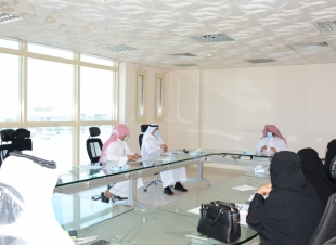 ناقش مبادرة لجنة الطفولة لتدريب وترفيه ذوي الإعاقة وأسرهم بالمنطقة لجنة شؤون الأسرة بجازان تعقد اجتماعاً لتشكيل لجانها الفرعية بالمحافظات