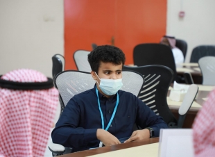 بمشاركة أكثر من 50 طالبا | مساعد مدير عام تعليم جازان للشؤون التعليمية يرعى التصفيات الختامية لمسابقة القرآن الكريم وتجويده الرمضانية للطلاب المكفوفين