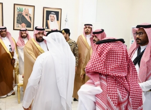 سمو نائب أمير منطقة جازان يستقبل المهنئين بعيد الفطر المبارك من منسوبي الإمارة