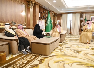 سمو أمير منطقة جازان يستقبل رئيسة جمعية  كسوة الكاسي وأعضاء مجلس الادارة