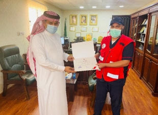 مدير هلال الجوف يكرم سفراء الحياة نيابة عن رئيس الهيئة
