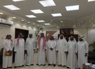 أمين منطقة جازان يفعل مبادرة يستفتونك