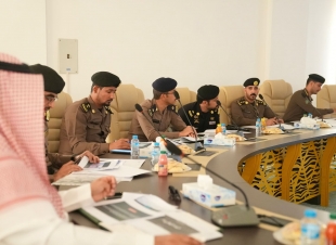 محافظ صبيا يعقد اجتماعًا تحضيريًّا  للاحتفال باليوم الوطني ٩٢