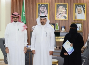 محافظ بيش يرعى توقيع اتفاقية درة الأنامل بين بلدية بيش وجمعية الأنامل المبدعة 